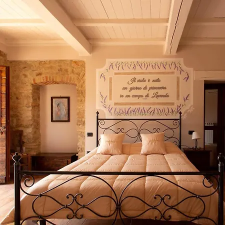 La Tenuta Dei Fiori בית חווה *